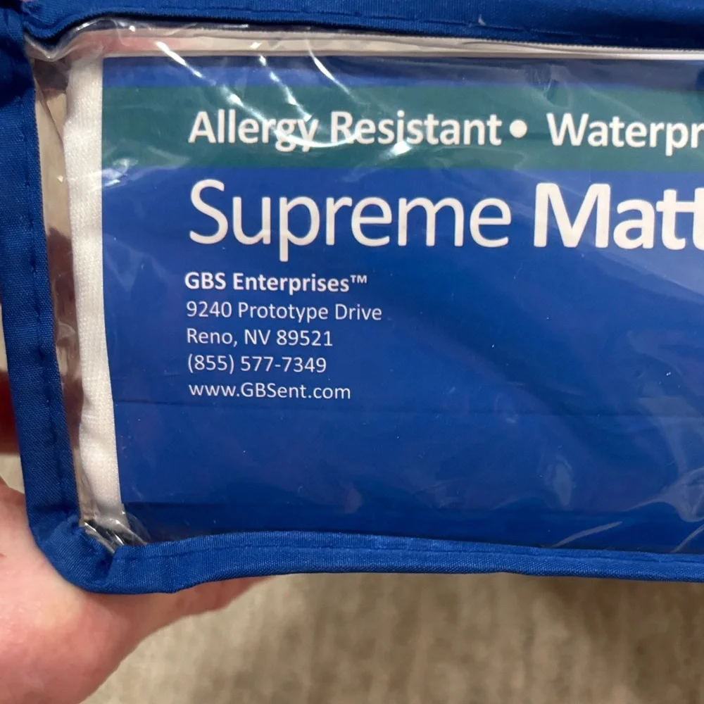 Supreme Mattress Protector - White queen